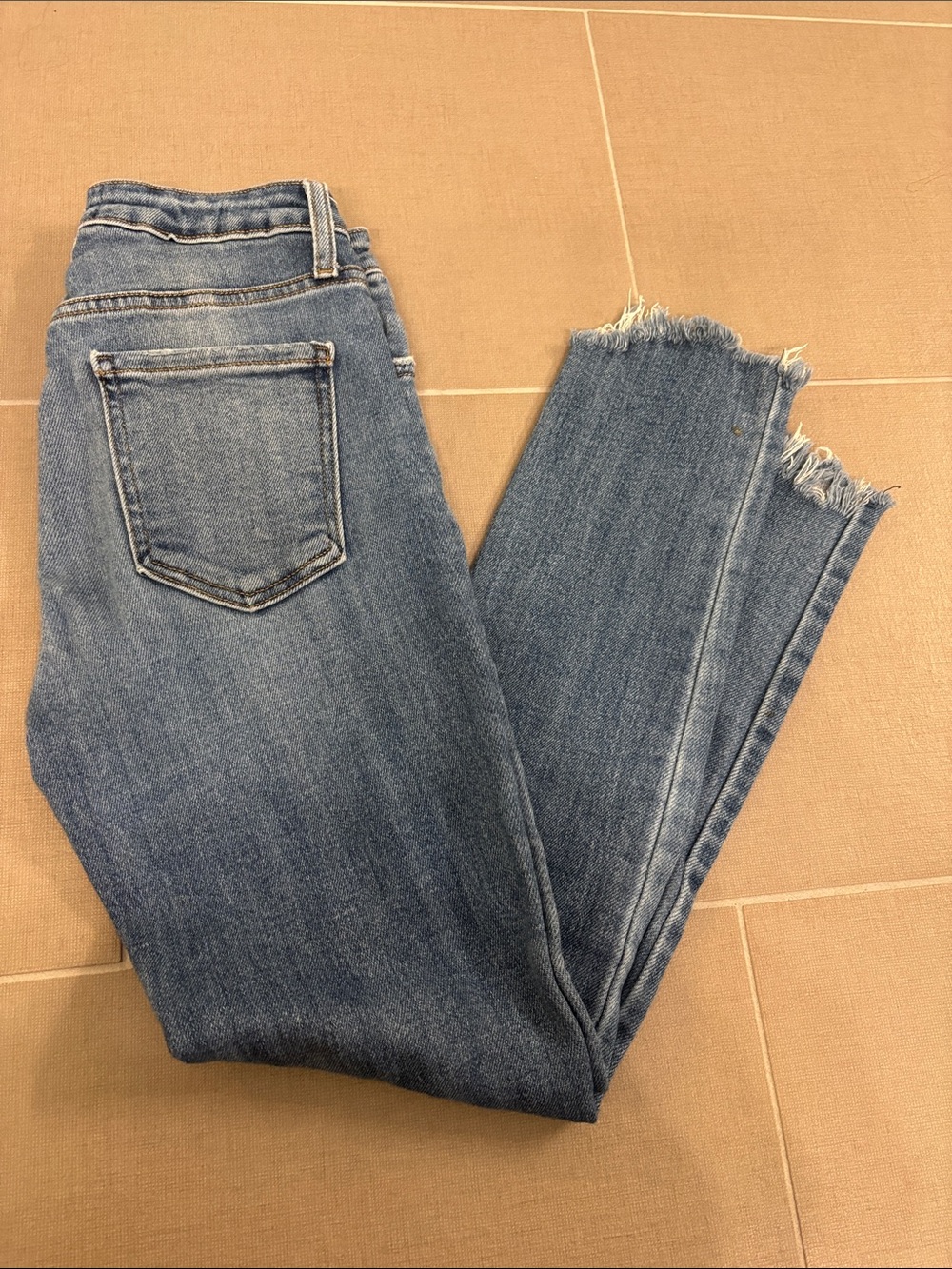 Women's Medium Blue Cropped Raw-Hem Skinny Jeans